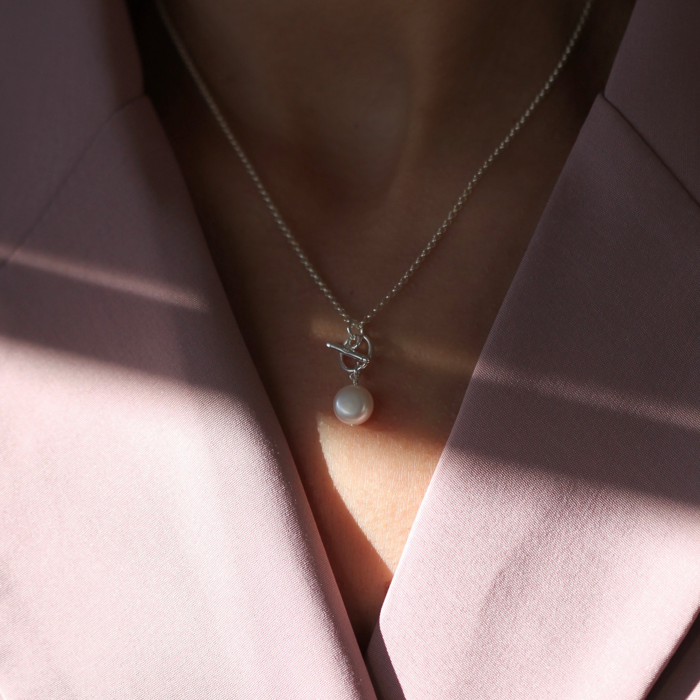 Odis Necklace - Pearl & Silver