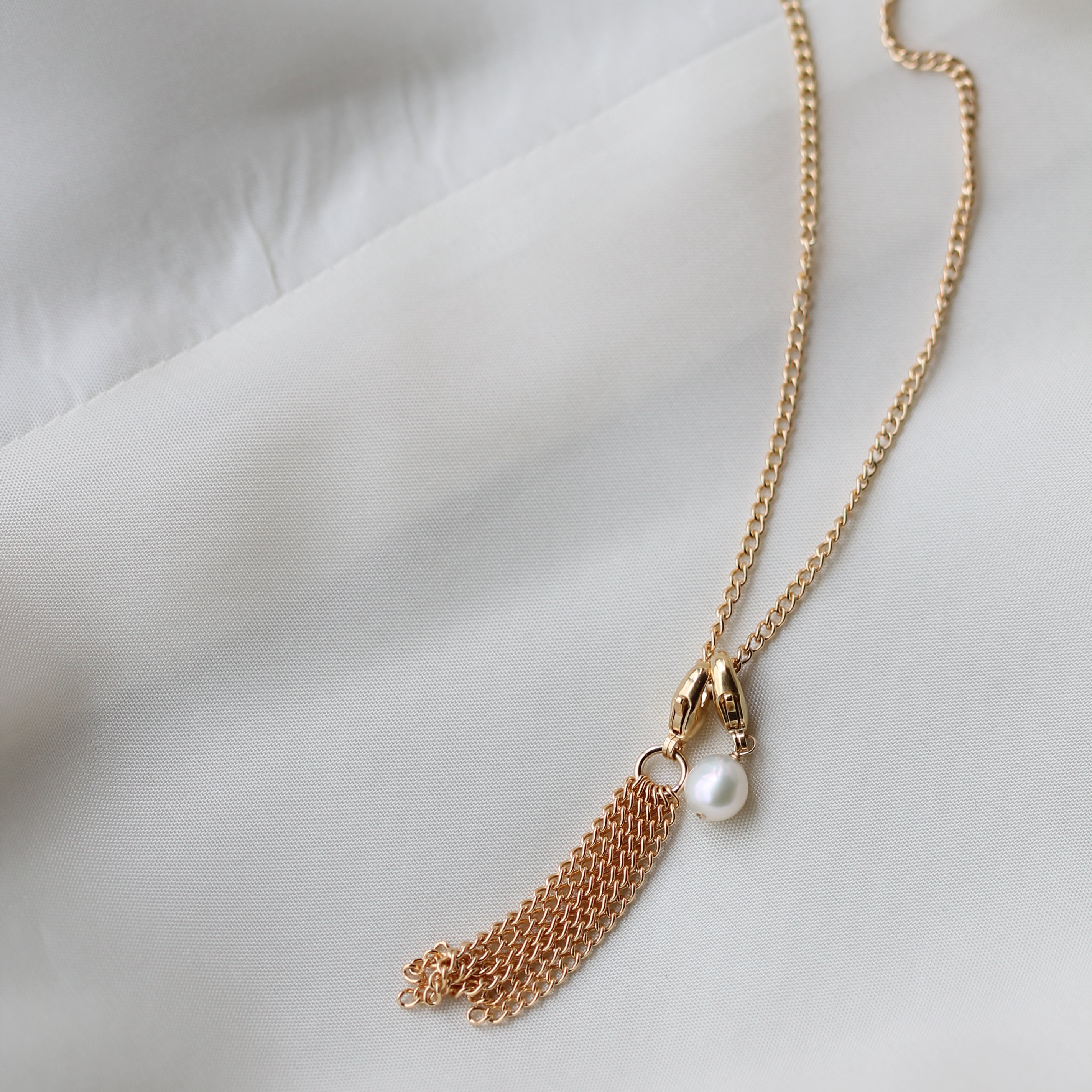 Flourish Tassel Charm - Gold